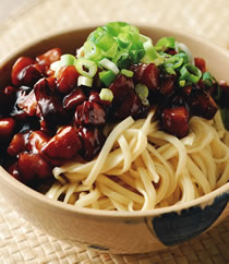 蚝油菇丁拌面的做法