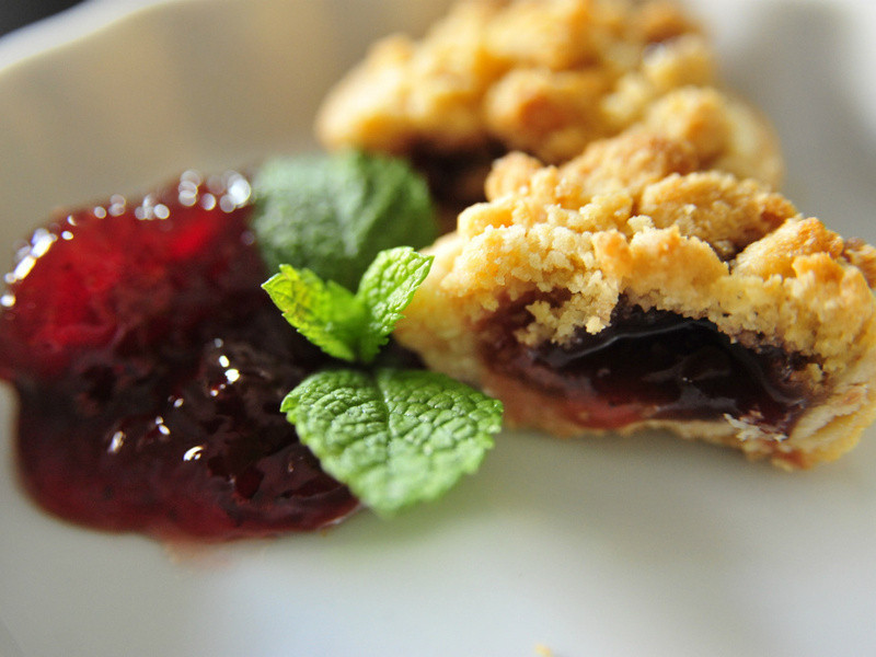 ���ֲ�ݮ������ | Pie Streusel Strawberry Jam Pie������