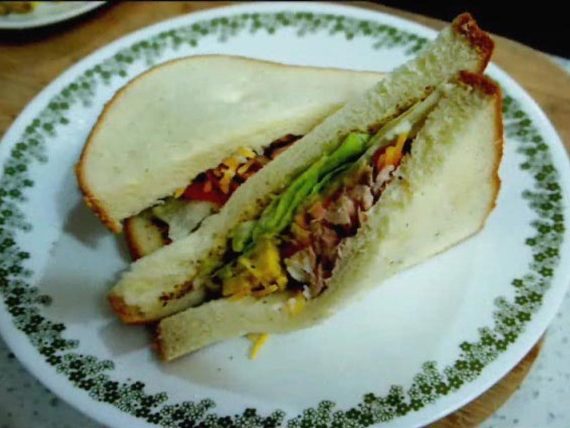 酪梨鲔鱼三明治的做法