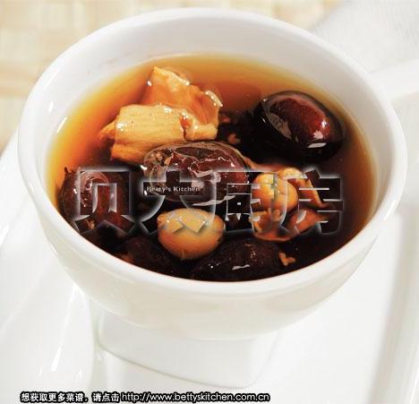 桂香红枣炖花胶的做法