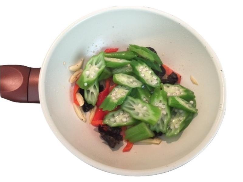 �س�ɳ�迧�������ţͷ�ƿ�����ʳ��������