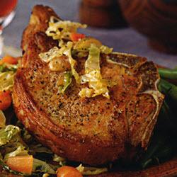 新鲜酸泡菜配猪排的做法