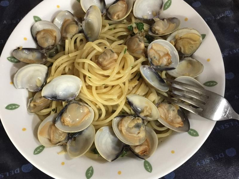 香辣白酒蛤蜊义面的做法