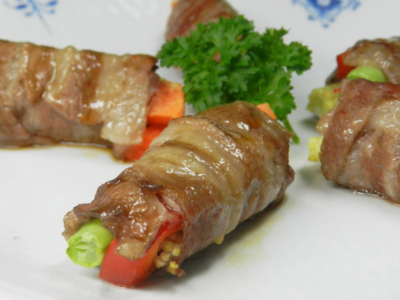 ��ɫţ���������