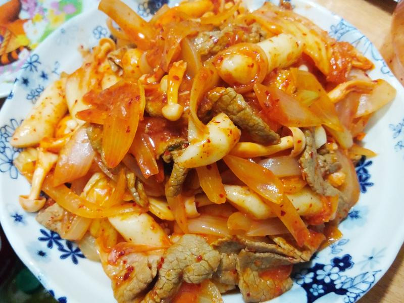 韩式泡菜年糕炒牛肉的做法