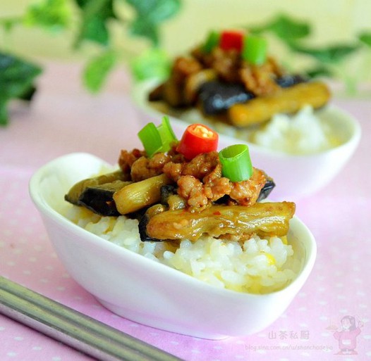 酱香茄子盖饭的做法
