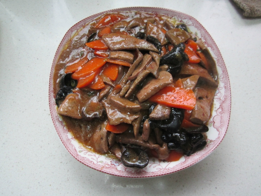 猪肝胡萝卜木耳的做法