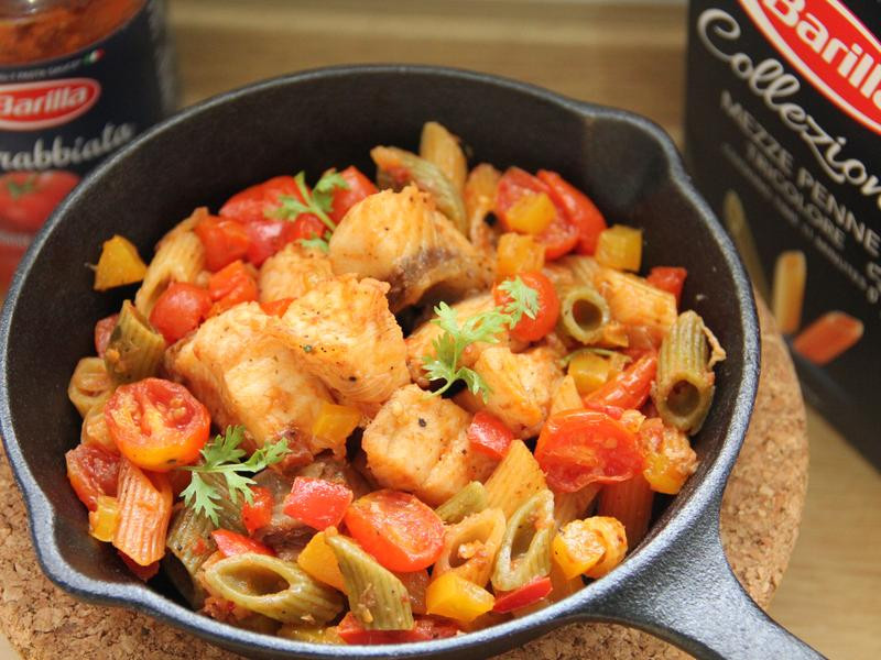 茄汁义面炒旗鱼的做法