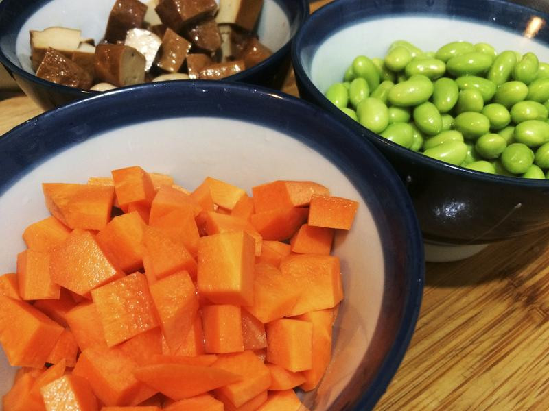 ��ɫ����ʳ������