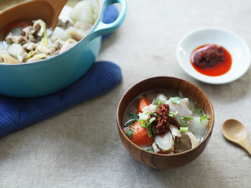 【伊莉莎白辣酱食谱】辣酱猪肉味噌汤的做法