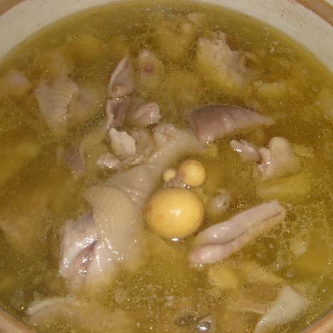 猪肚煲土鸡的做法