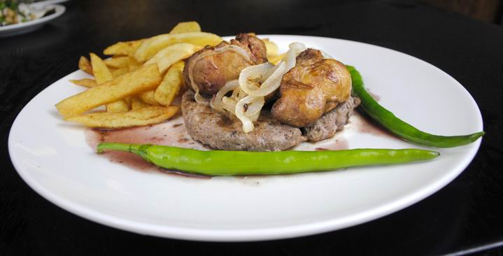 ��ɫ�м��κ���������