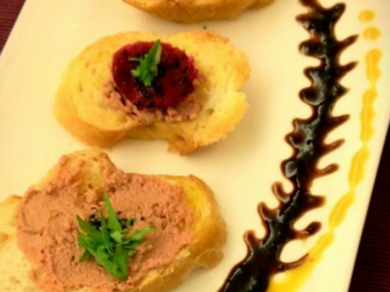 {��¶���С��}������