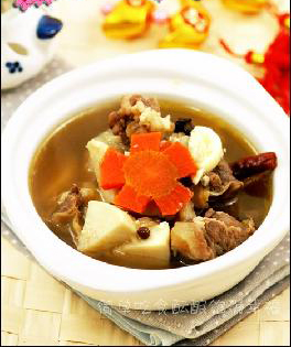 牛腩鲜菇煲的做法