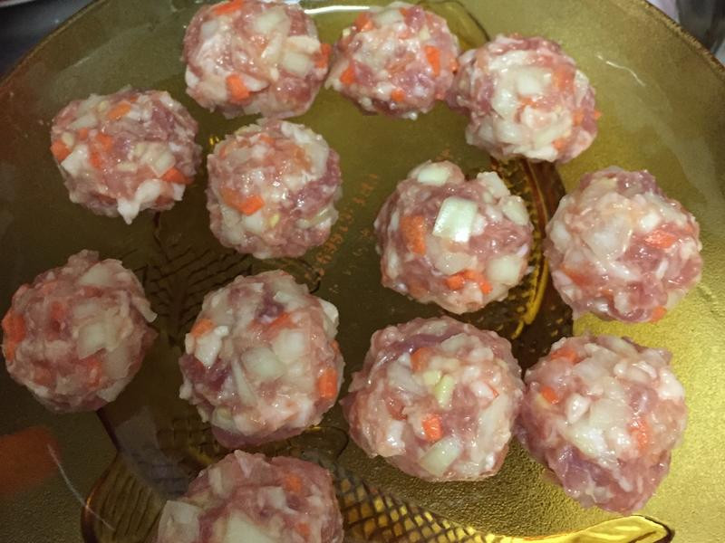 ����İײ�ʨ��ͷ������