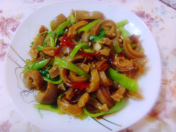 辣炒驴皮 。的做法