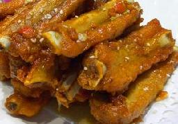 蒜香炸排骨的做法