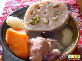 绿豆莲藕炖腔骨的做法