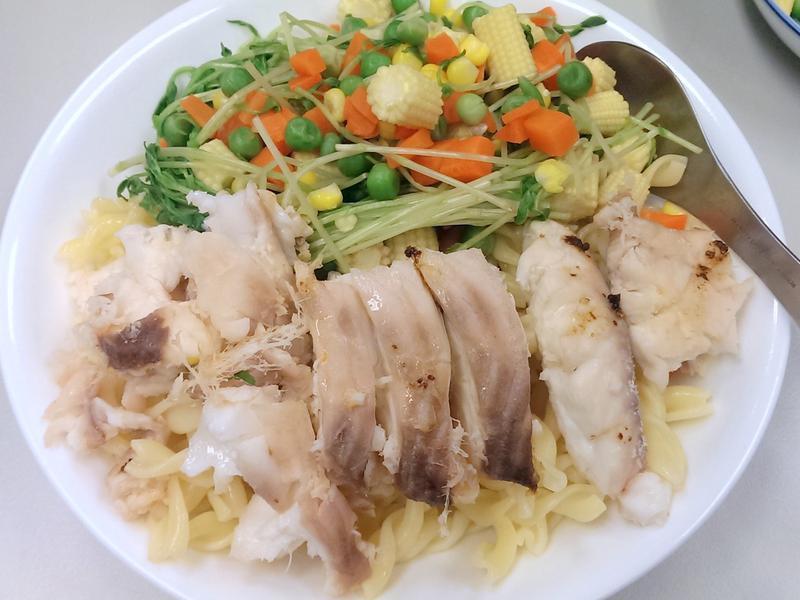 清爽料理 之 香辣鲷鱼义大利面的做法