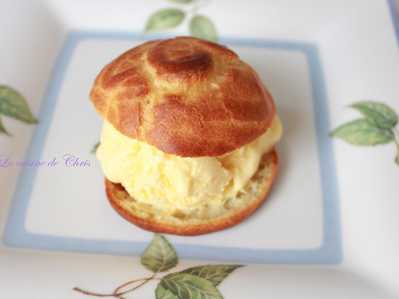 泡芙佐芒果冰淇淋的做法