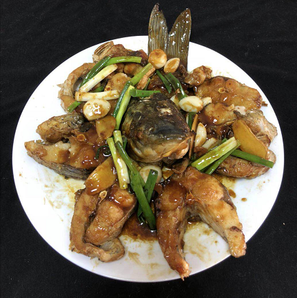 ¡¾¾ËÂè³ø·¿¡¿ºìÉÕÓãµÄ×ö·¨