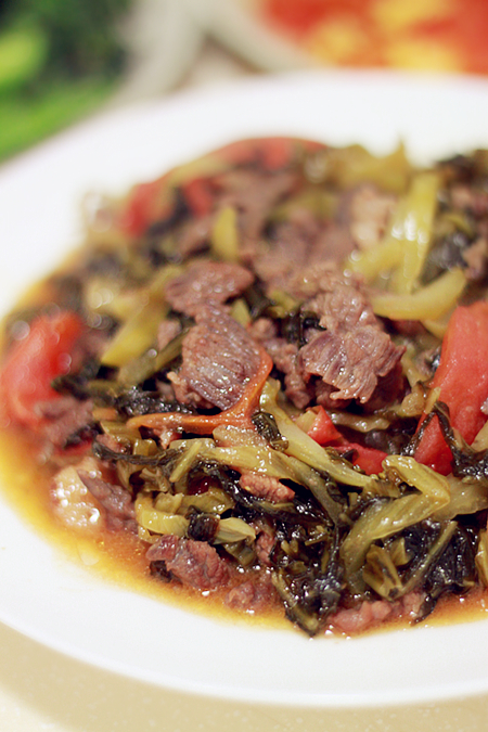 【番茄酸菜炒牛肉】好吃又下饭的做法