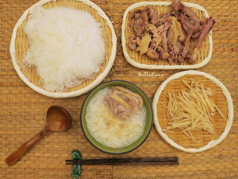 去骨鸭肉米粉汤的做法
