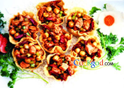 金盏莲子三文鱼丁的做法