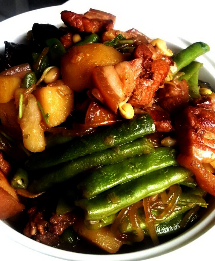 小炖肉烩豆角的做法