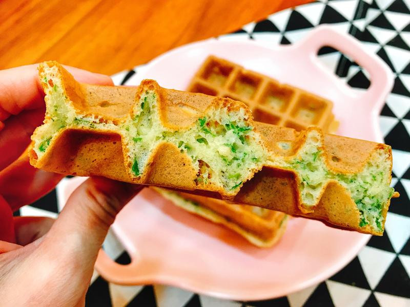 芹菜叶松饼的做法