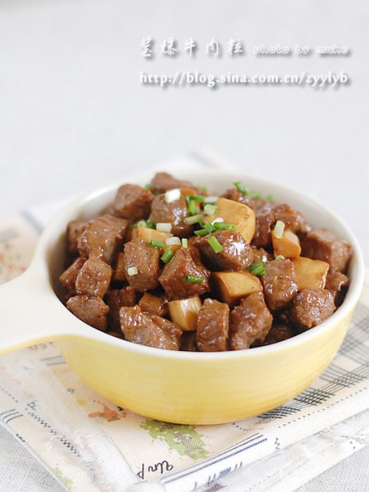 酱爆牛肉粒的做法