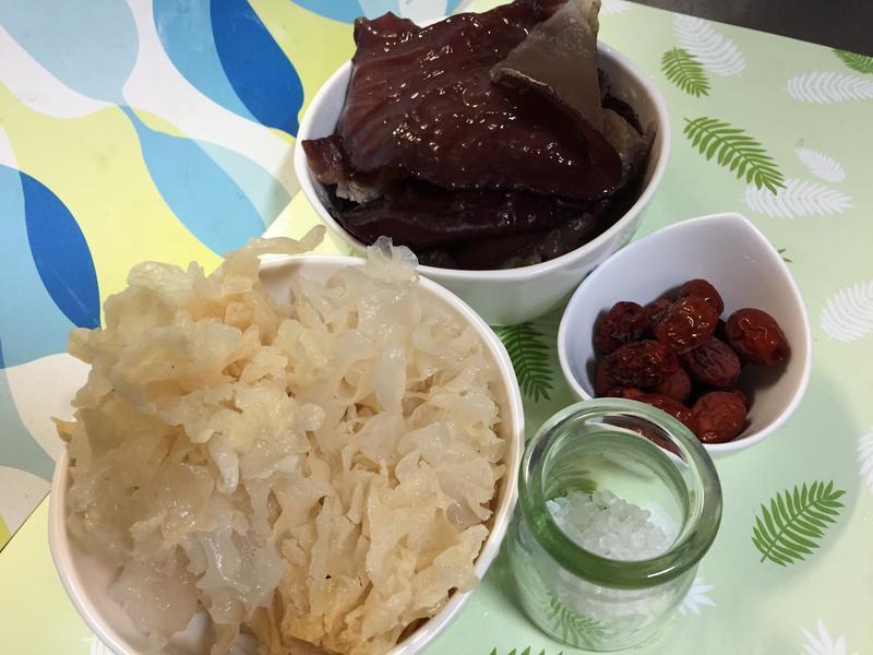 �ڰ�ľ����������