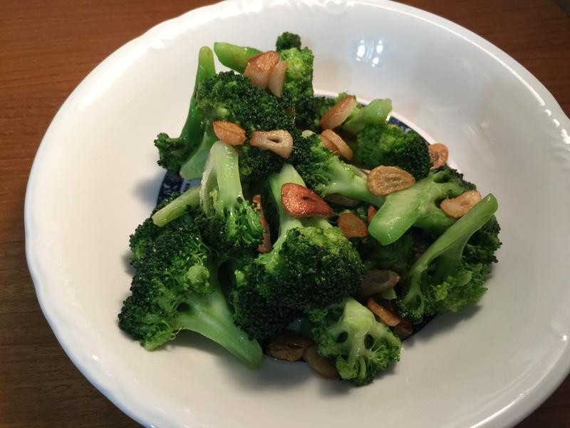 油爆蒜片花椰菜的做法