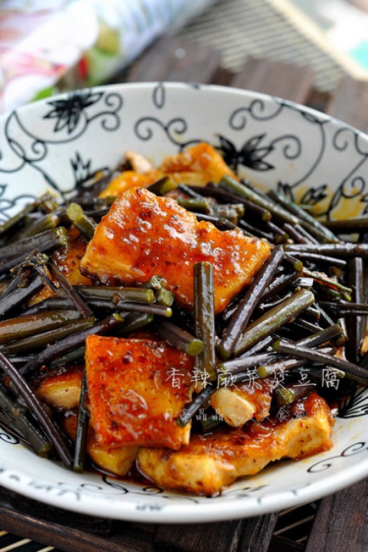 香辣厥菜煲豆腐的做法