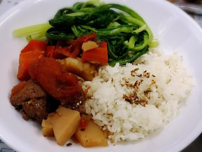 红酒牛肉饭的做法