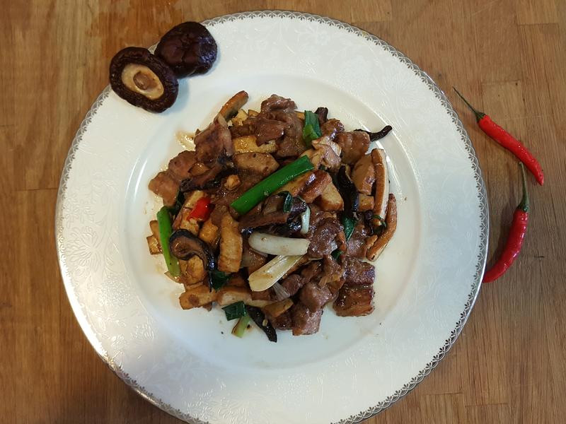豆干香菇炒五花的做法