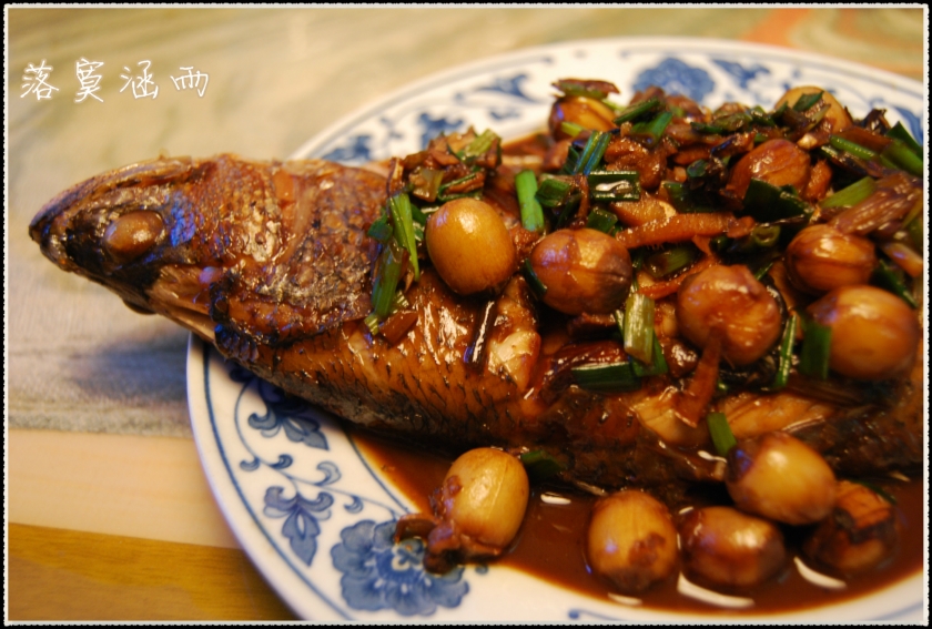香葱鲜莲红烧金目鲈的做法