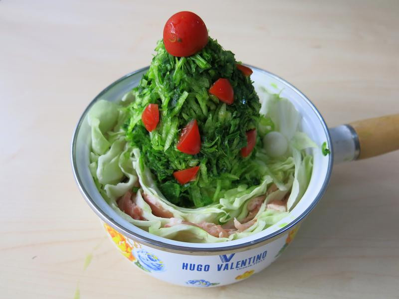 高丽菜猪肉白酱锅的做法