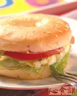 蛋沙拉光饼的做法