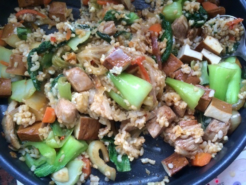 减肥可食_泡菜猪肉炒饭的做法