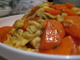 胡萝卜炒鸡蛋的做法