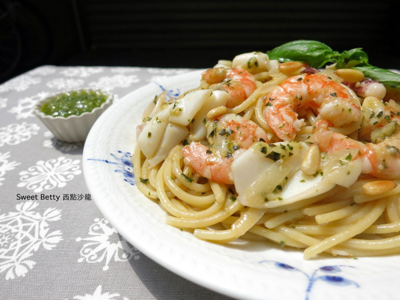 鲜味青酱海鲜意大利面的做法