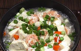 炖明虾豆腐的做法