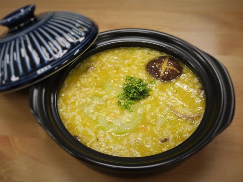 土锅蟹肉粥的做法