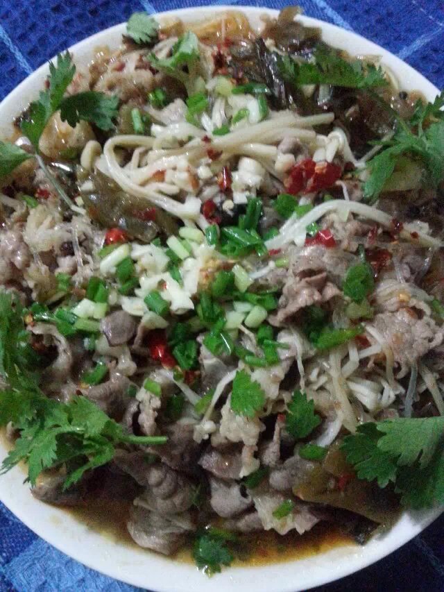 酸菜肥牛金针菇的做法