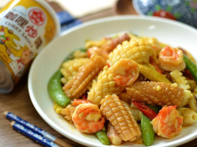 咖哩酱炒三鲜的做法