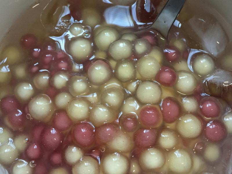 ����֭��ɫ�����Բ������