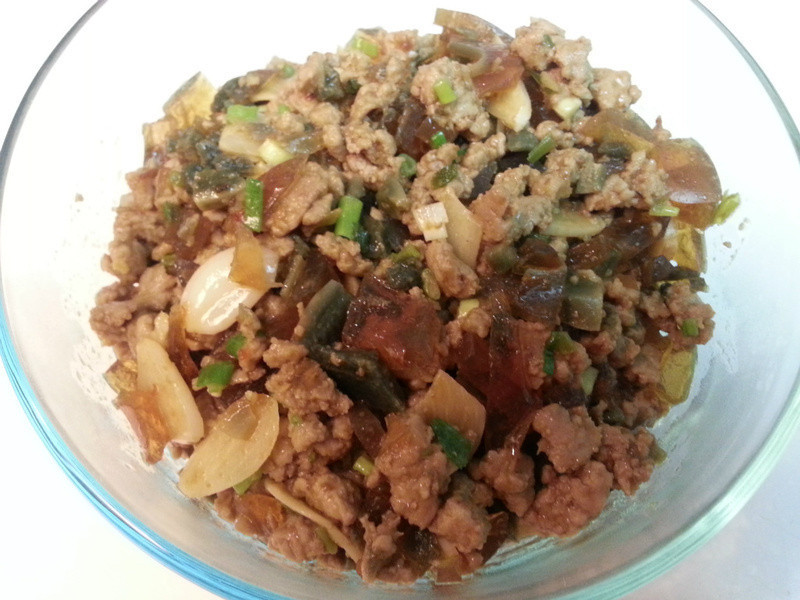 一点也不辣的麻婆皮蛋的做法