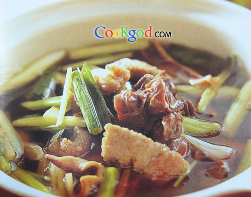 鱿鱼螺肉蒜锅的做法