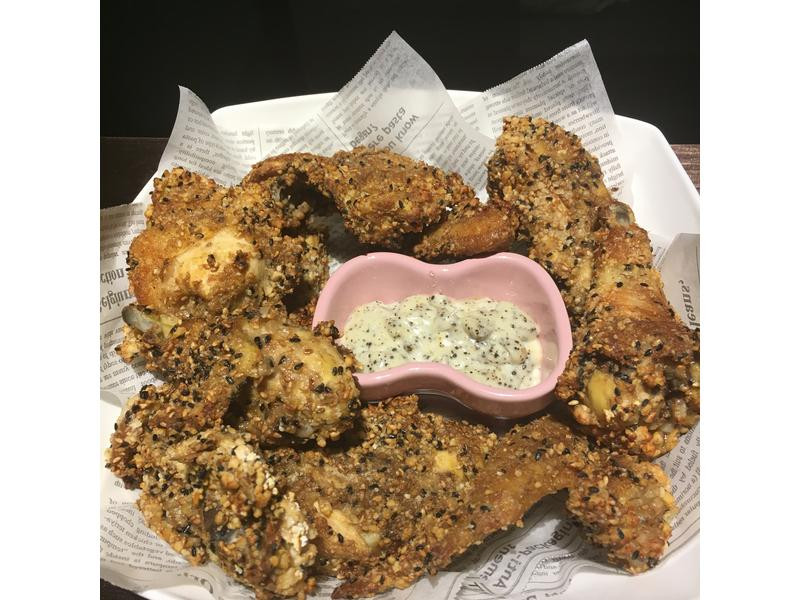 芝麻脆香鸡配黑松露蛋黄酱的做法